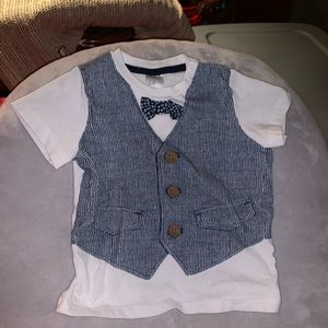 H&M vest-print shirt with bow tie
